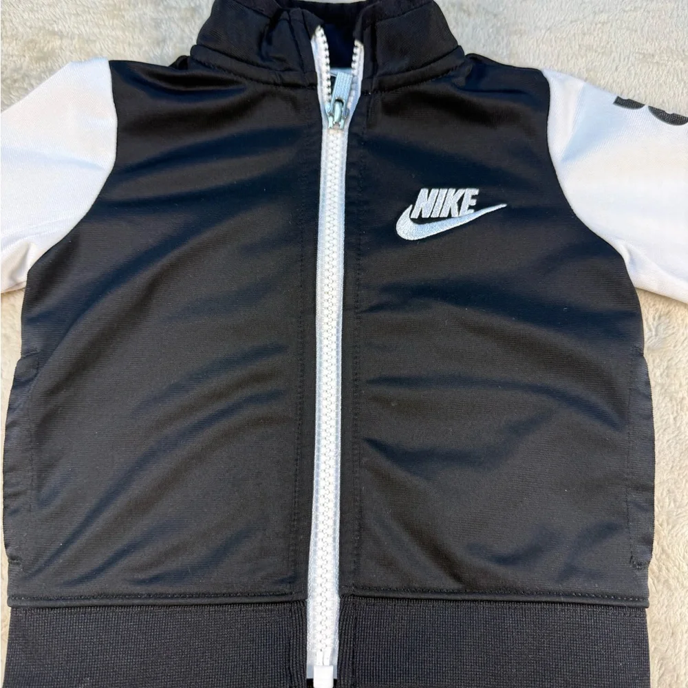 Kids 9M Nike Black and‎ White Track Jacket